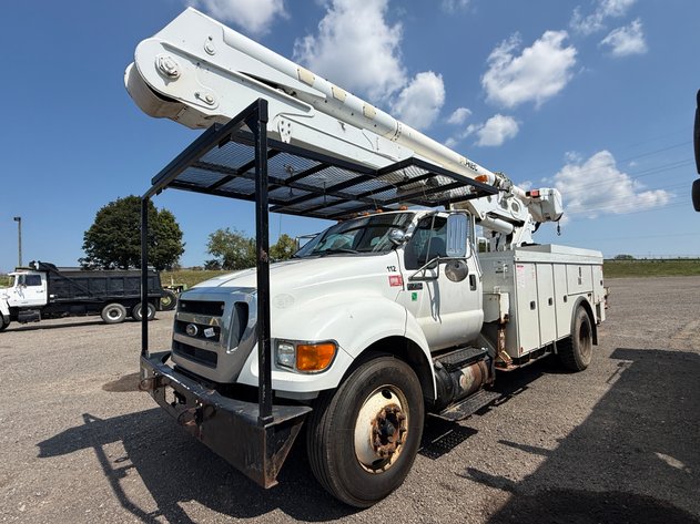 Image for 2012 FORD F-750 SINGLE AXLE BUCKET TRUCK