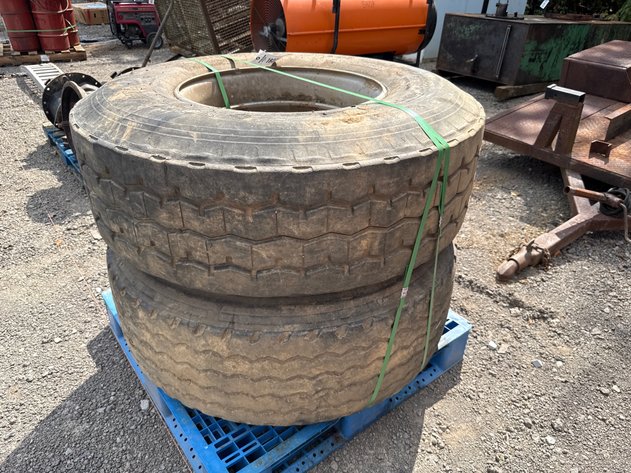 Image for QTY(2) 425/65R22.5 TIRES