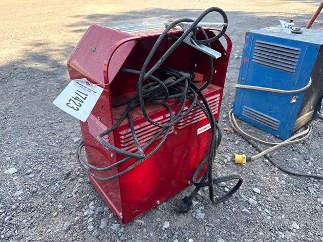 Image for LINCOLN ELECTRIC AC225 WELDER