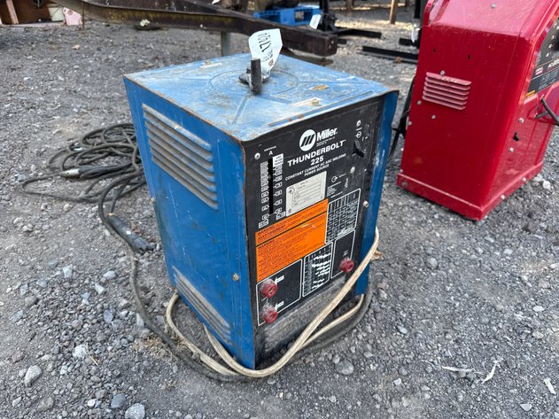 Image for MILLER THUNDERBOLT 225 WELDER