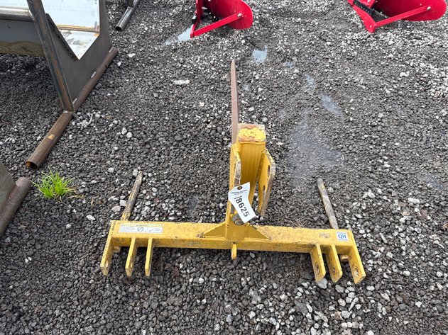 Image for COUNTY LINE 3-POINT HITCH 3 PRONG BALE SPEAR
