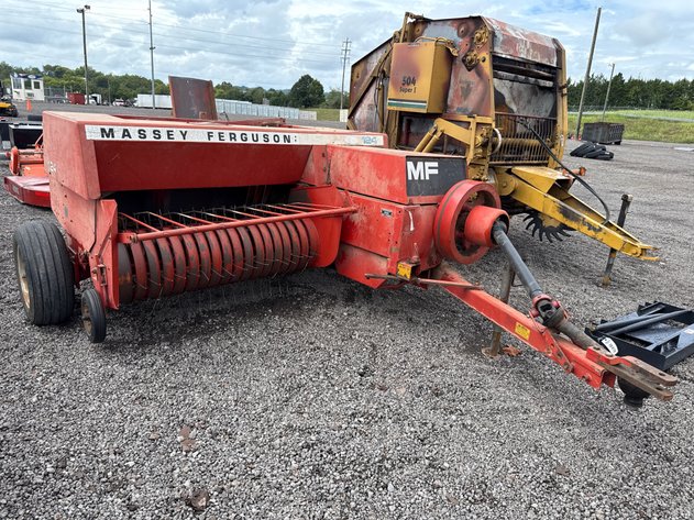 Image for MASSEY FERGUSON 124 SQUARE BALER