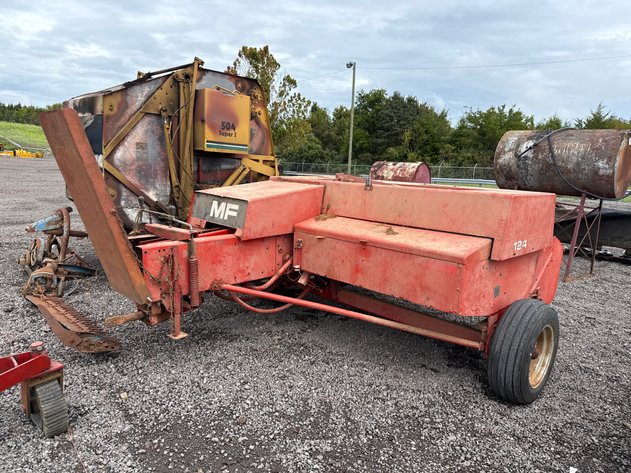 Image for MASSEY FERGUSON 124 SQUARE BALER