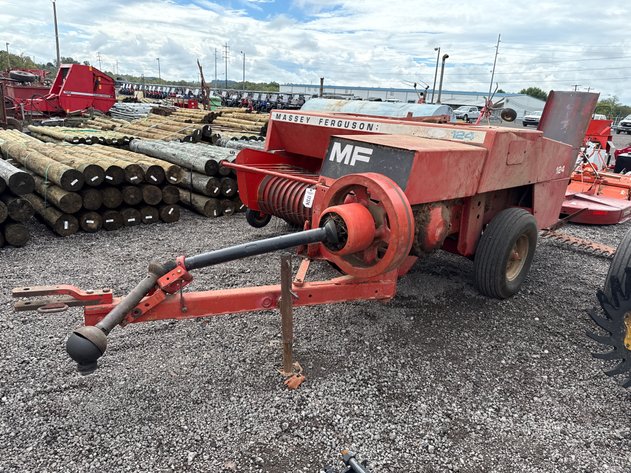Image for MASSEY FERGUSON 124 SQUARE BALER