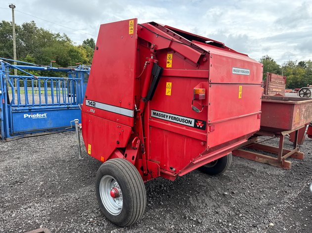 Image for MASSEY FERGUSON 142 RV ROUND BALER