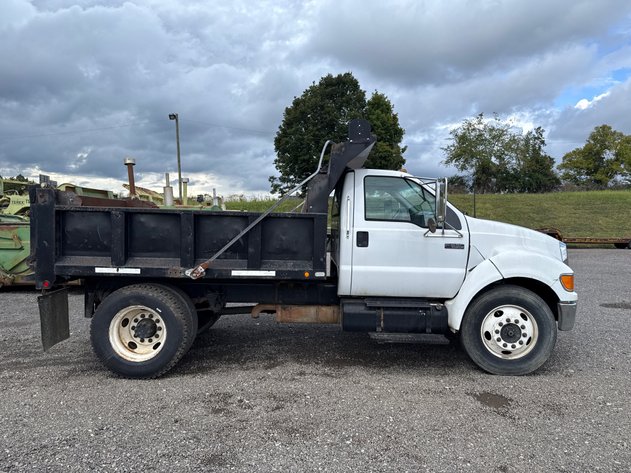 Image for 2005 FORD F-650 SINGLE AXLE DUMP