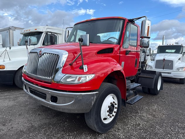 Image for 2006 INTERNATIONAL SINGLE AXLE ROAD TRACTOR