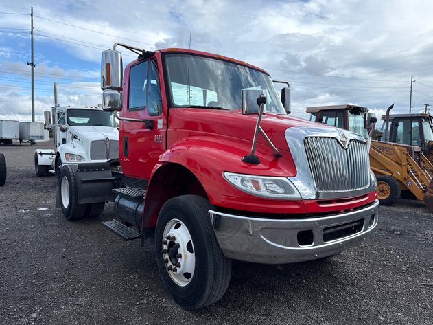 Image for 2006 INTERNATIONAL SINGLE AXLE ROAD TRACTOR