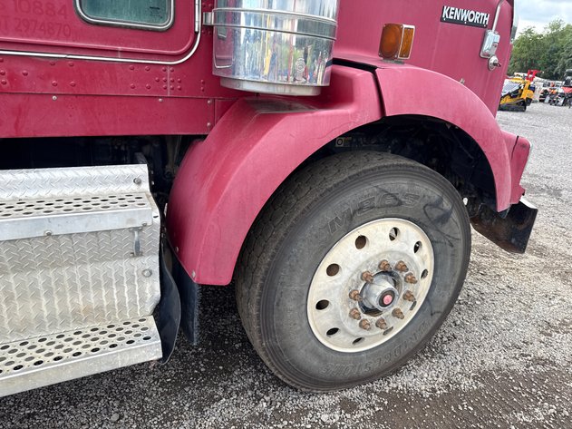 Image for 2009 KENWORTH T800 TRI AXLE DUMP TRUCK