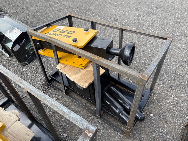Image for AGT SKID STEER HYD POST DRIVER