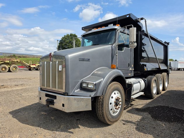Image for 2013 KENWORTH T800 TRI AXLE DUMP TRUCK