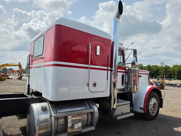 Image for 1984 PETERBILT 359 TANDEM AXLE ROAD TRACTOR