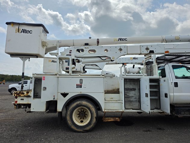 Image for 2012 FORD F-750 SINGLE AXLE BUCKET TRUCK