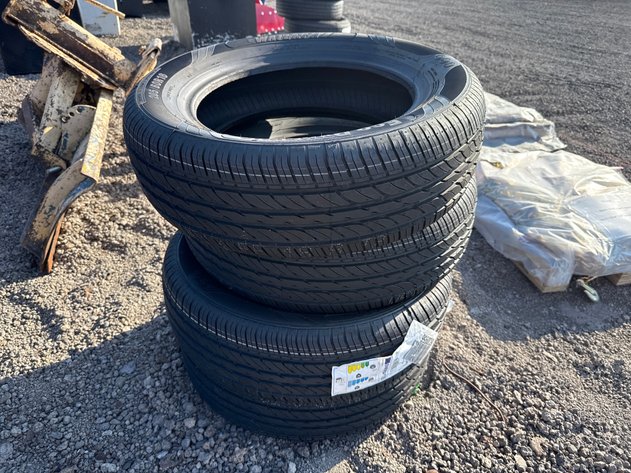 Image for QTY(4) 205/60 R16 TIRES