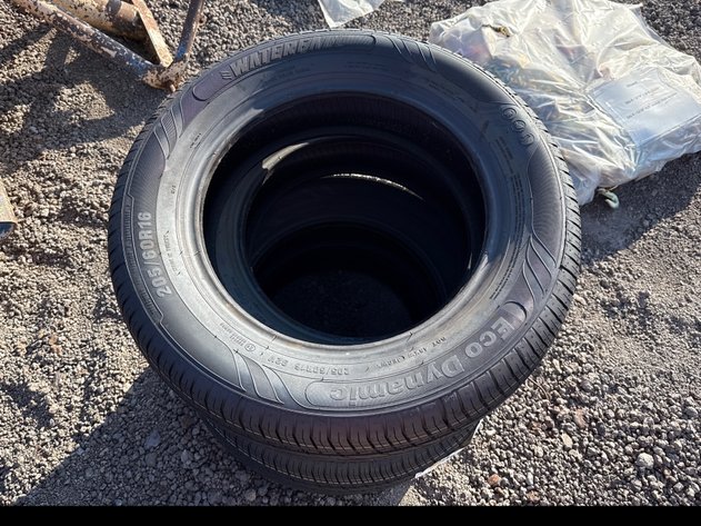 Image for QTY(4) 205/60 R16 TIRES
