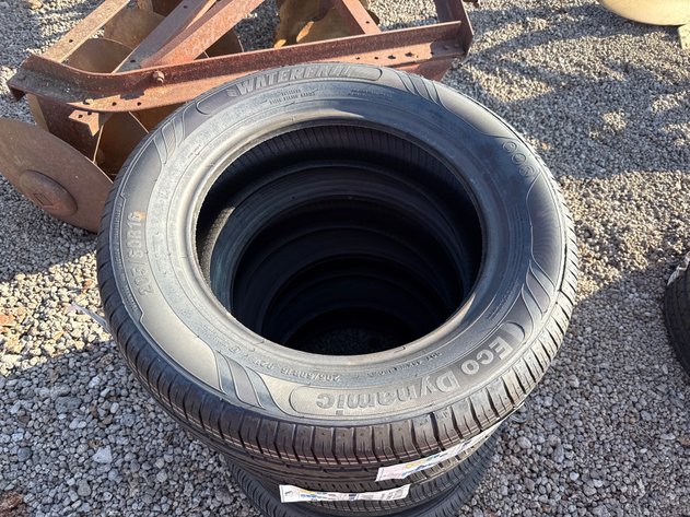 Image for QTY(4) 205/60 R16 TIRES