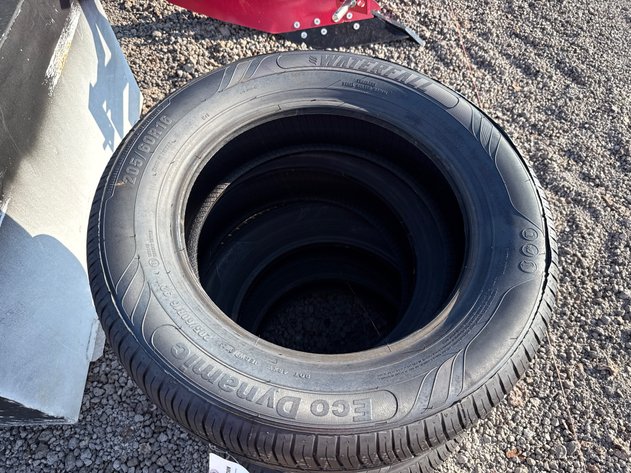 Image for QTY(4) 205/60 R16 TIRES