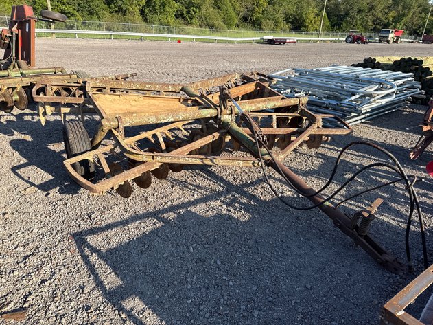 Image for JOHN DEERE 10' PULL TYPE DISC HARROW