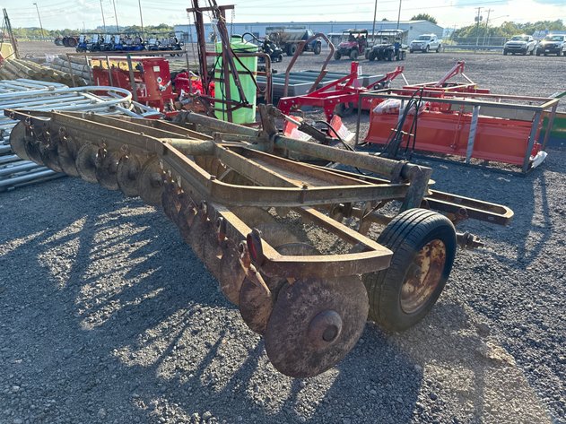 Image for JOHN DEERE 10' PULL TYPE DISC HARROW