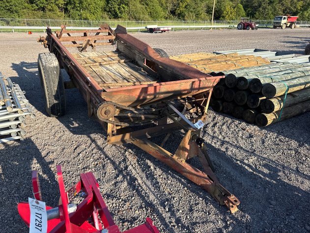Image for MASSEY FERGUSON 11' MANURE SPREADER
