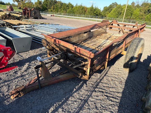 Image for MASSEY FERGUSON 11' MANURE SPREADER