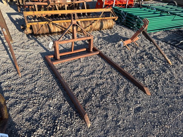 Image for 3-POINT HITCH BALE CARRIER