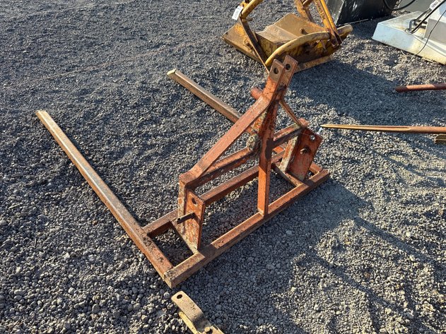 Image for 3-POINT HITCH BALE CARRIER