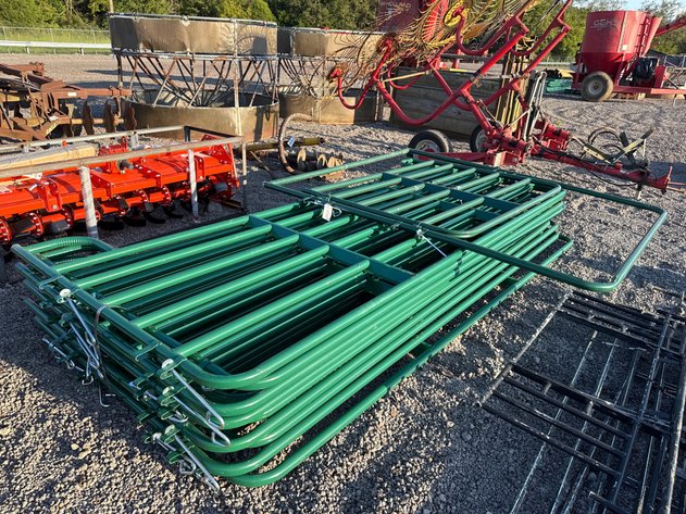 Image for QTY(10) 12' CORRAL PANELS