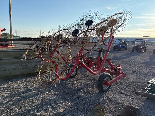Image for WALTON 8 WHEEL V-RAKE