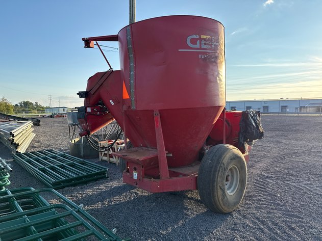 Image for GEHL 170 PULL TYPE GRINDER MIXER
