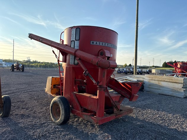 Image for MASSEY FERGUSON MF 15 PULL TYPE GRINDER/ MIXER