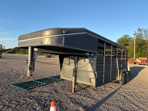 Image for 1998 DALTONS 16' GOOSENECK STOCK TRAILER