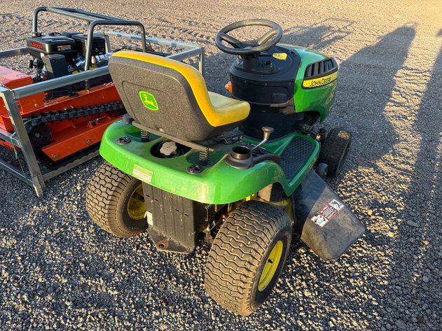 Image for JOHN DEERE D105 LAWN MOWER