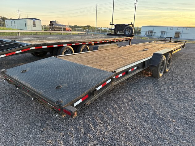 Image for 2022 DOWN 2 EARTH 34' BUMPER PULL TRAILER