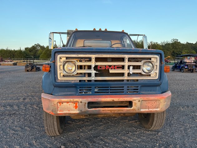 Image for GMC 6500 SINGLE AXLE FERTILIZER TRUCK