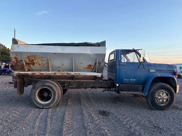 Image for GMC 6500 SINGLE AXLE FERTILIZER TRUCK