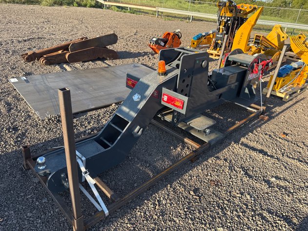 Image for 5TH WHEEL WRECKER W/ GOOSENECK HITCH, & TAIL LIGHT BAR,