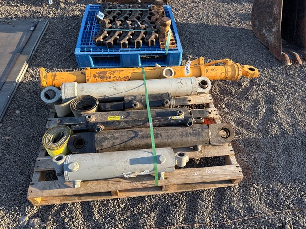 Image for PALLET OF HYD CYLINDERS