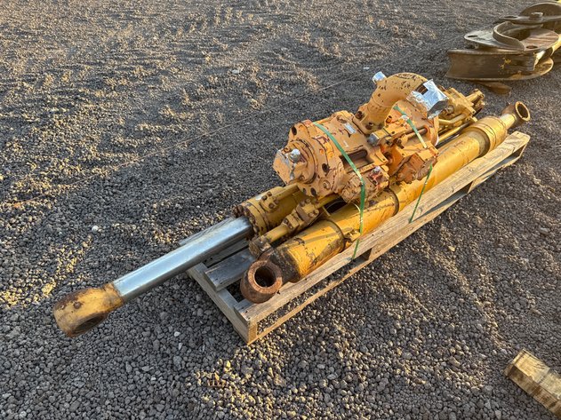 Image for KOMATSU PC 200 EXCAVATOR CYLINDERS AND PARTS