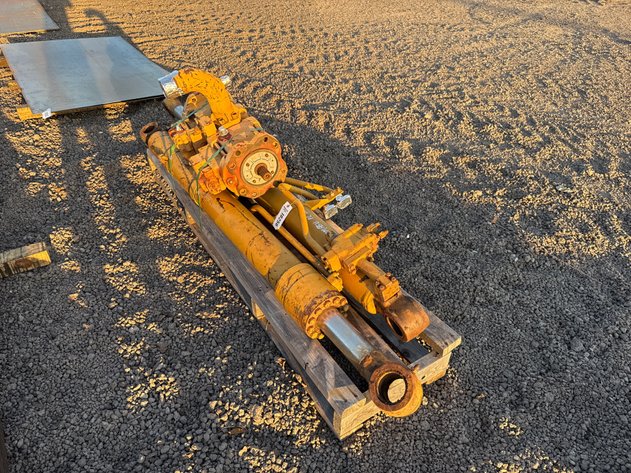 Image for KOMATSU PC 200 EXCAVATOR CYLINDERS AND PARTS