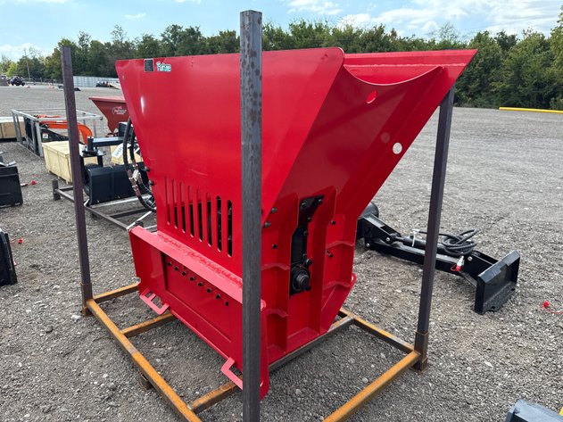 Image for FUTURE SKIDSTEER ROCK CRUSHING BUCKET