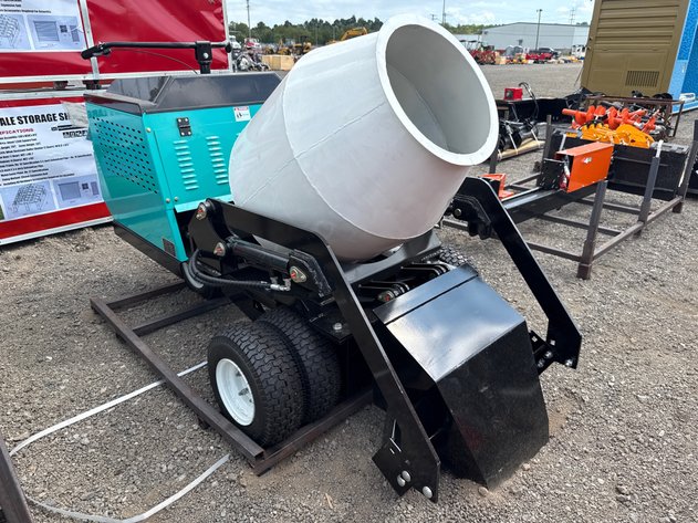 Image for 2026 MT800 SELF LOADING CEMENT MIXER
