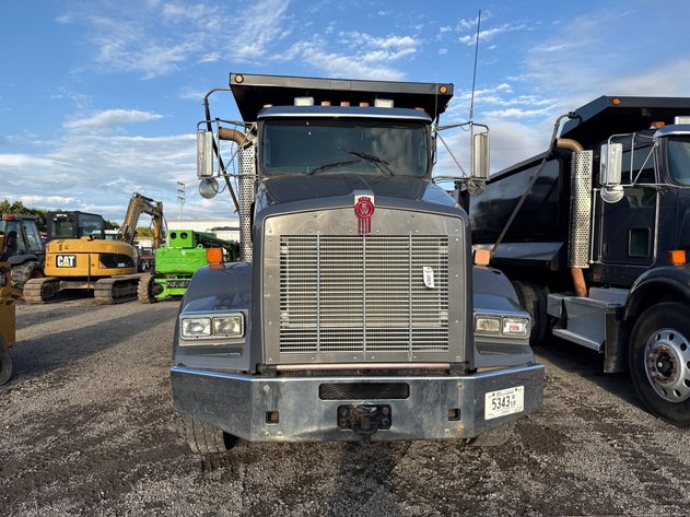 Image for 2014 KENWORTH T800 TRI AXLE DUMP TRUCK