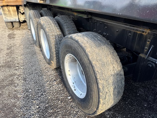 Image for 2014 KENWORTH T800 TRI AXLE DUMP TRUCK