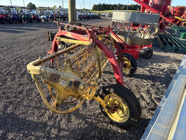 Image for NEW HOLLAND 256 SIDE DELIVERY HAY RAKE