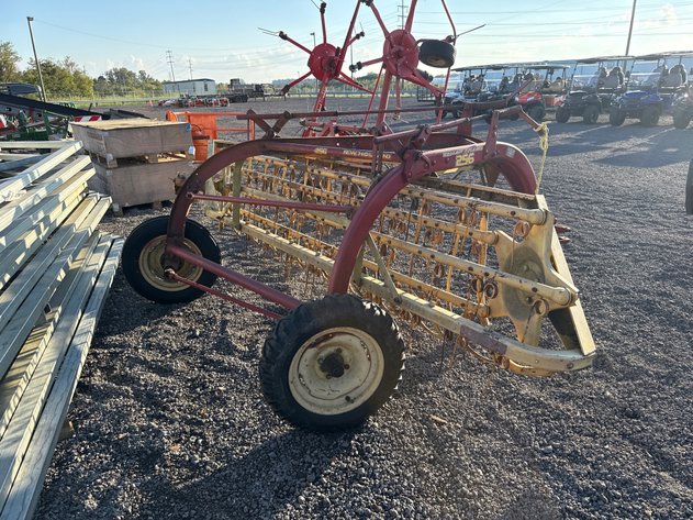 Image for NEW HOLLAND 256 SIDE DELIVERY HAY RAKE