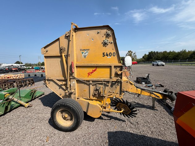 Image for VERMEER 5400 ROUND BALER