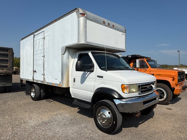 Image for 2003 FORD E-550 SINGLE AXLE BOX TRUCK