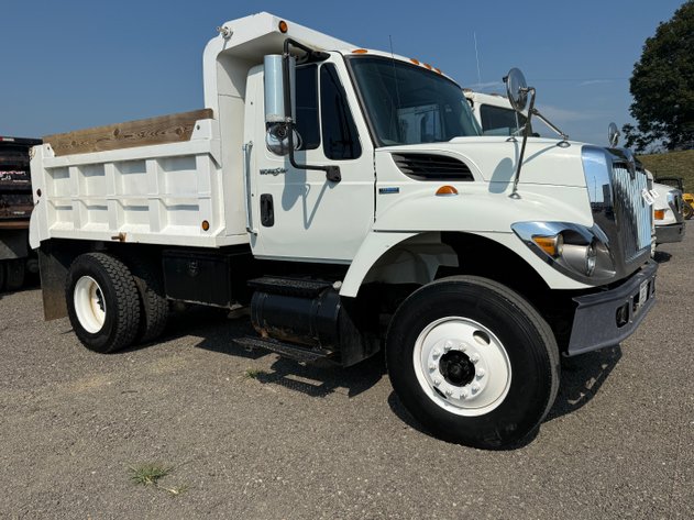 Image for 2008 INTERNATIONAL SINGLE AXLE DUMP TRUCK