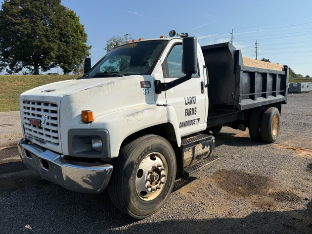 Image for 2003 GMC C7500 SINGLE AXLE DUMP TRUCK